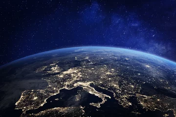 Tuinposter Europa & 39 s nachts vanuit de ruimte, stadslichten, elementen van NASA © NicoElNino