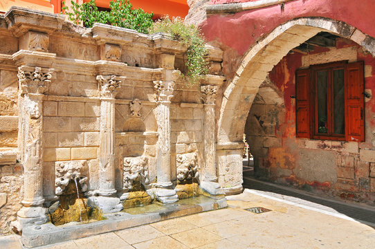 Rimondi Fountain, in the city of Rethymno on the island of Crete, Greece. This Venetian fountain was created in 1626.