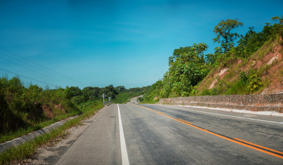Fototapeta na wymiar Carretera a Chapare - Isinuta