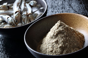 煮干し(煮干しと煮干しの粉）