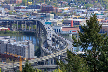 Scenery of Marquam Bridge over Willamette River in Portland city