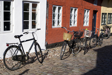 Fototapeta na wymiar Bicicletas en Ribe, Dinamarca