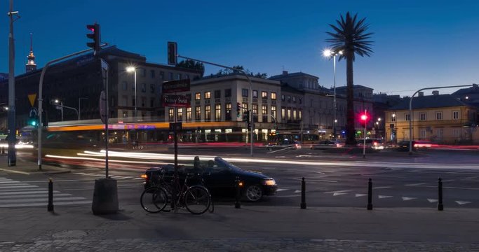 Timelapse of traffic at Rondo gen. Charles de Gaulle