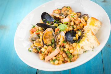 Piatto di Fregola con frutti di mare, specialità della Sardegna