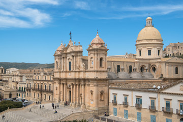 Fototapeta na wymiar Noto, sicilia, cattedrale dall'alto