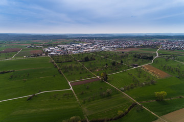 Fototapeta premium Luftbild Wiesen und Felder im Strohgäu