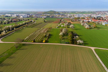 Windrad auf einem Schuttberg