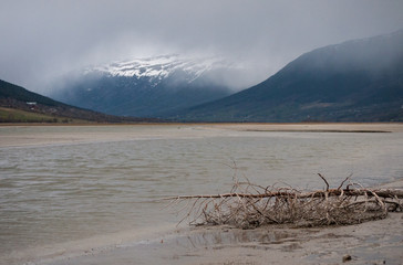 Lake mountain 
