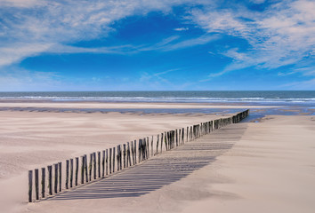 plage &agrave; mar&eacute;e basse