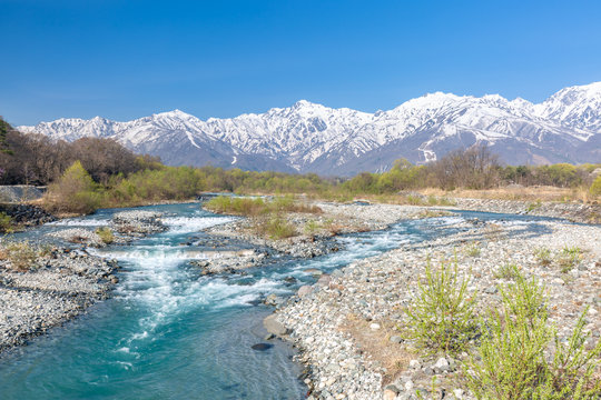 白馬村の春の風景