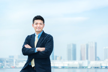 30代　男性　ビジネスイメージ