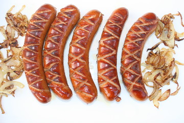 Rindswürstchen mit Zwiebeln