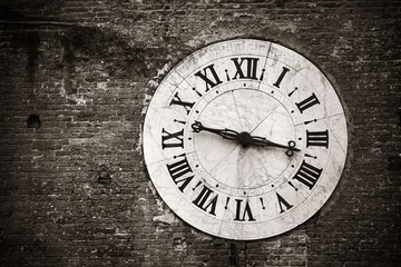 Siena vintage clock