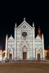 Fototapeta na wymiar Basilica di Santa Croce Florence at night