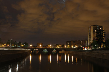 Fototapeta premium puente de madrid rio nocturno