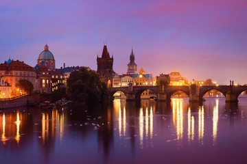 Obraz na płótnie Canvas Prague skyline and bridge
