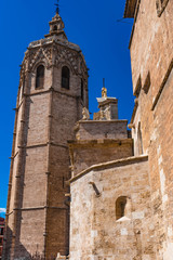 Fototapeta na wymiar Kathedrale von Valencia, El Migueleto, Turm, Hochformat