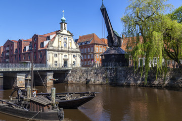 Alter Kran am Stintmarkt, Lüneburg, Niedersachen, Deutschland