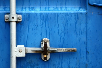 Closures used in transport containers.