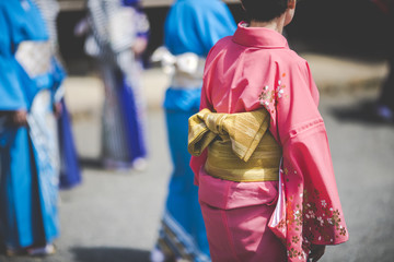 日本の着物を着ている女性
