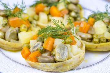 Turkish foods; artichoke with olive oil (zeytinyagli enginar)