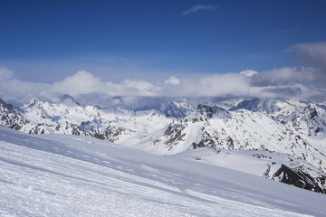 Obraz premium snow-capped mountains