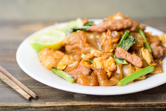 Thai food, stir fried rice noodles in soy sauce (Pad See Ew)