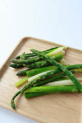 茹でたアスパラガス