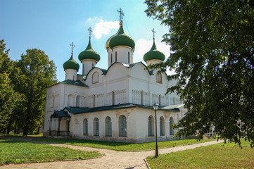 Fototapeta na wymiar The Church is Inside an Old monastery. Suzdal, Russia
