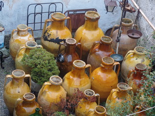 Clay pots for sale in Alberobello, Puglia, Southern Italy