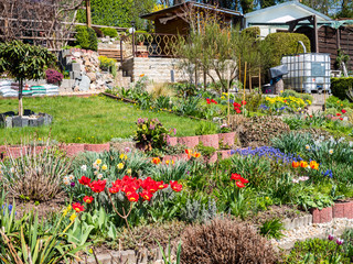 Schöner Scherbergarten im Frühling