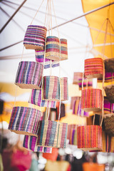 Etalage d'un vendeur de paniers en osier