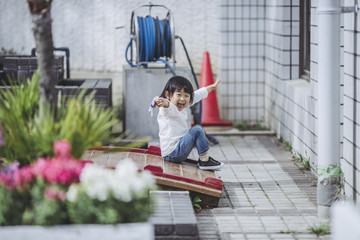 屋外 遊ぶ子供