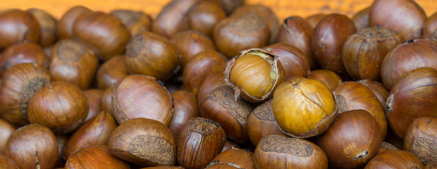 The Chestnut roasted and put in the wooden tray