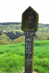 altes Wegekreuz bei Monreal