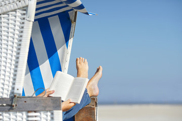 Lesen am Strand
