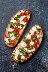 Caprese bruschetta toasts