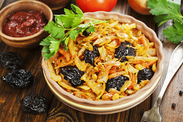 Cabbage stewed with prunes