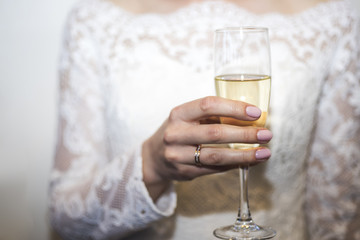 Woman dress with wedding symbol.