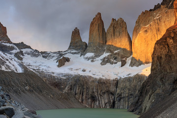 Sonnenaufgang Torres del Paine, Patagonien, Chile