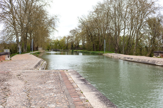 Garonne channel gates
