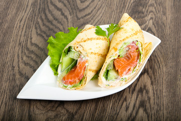 Salmon bread roll
