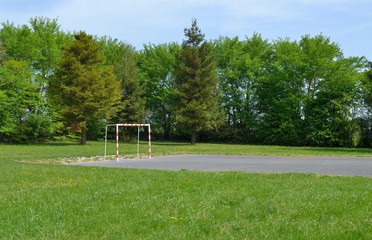 Terrain de sport extérieur
