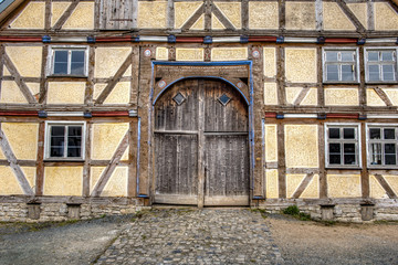 Bilder und Videos suchen: scheunentor