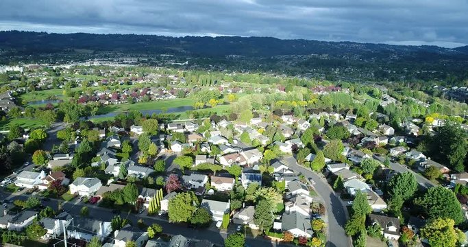 Drone footage of Bend Oregon's Deschutes river in the Fall 