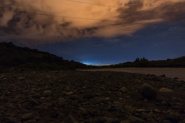 Rio de noche