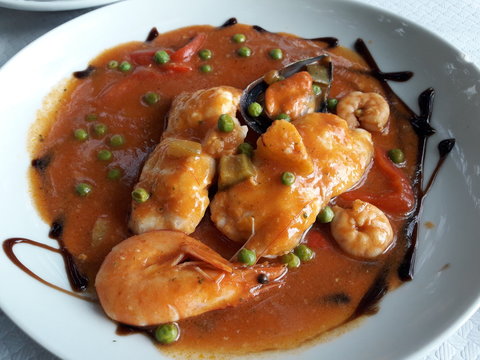 Caldereta de mariscos y pescados