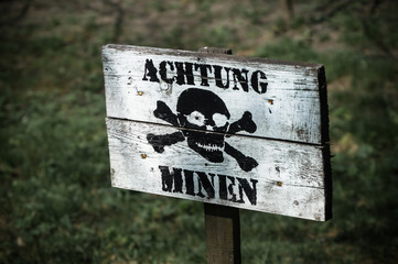 Achtung minen - Warning about mines