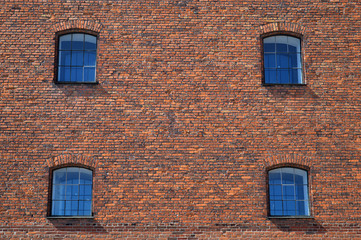 Wall and window in symetry