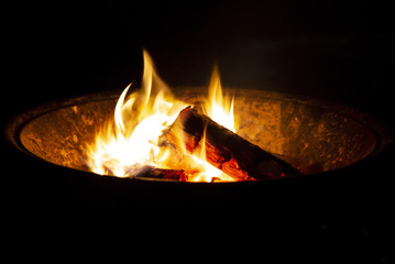 Burning logs in fire pit_05